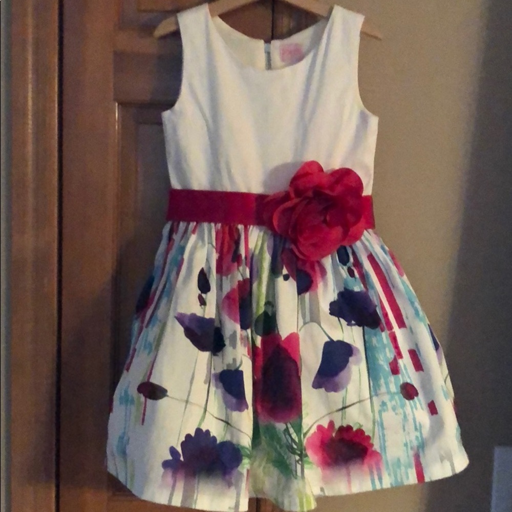 Absolutely beautiful girls size 8 dress with TWIRL